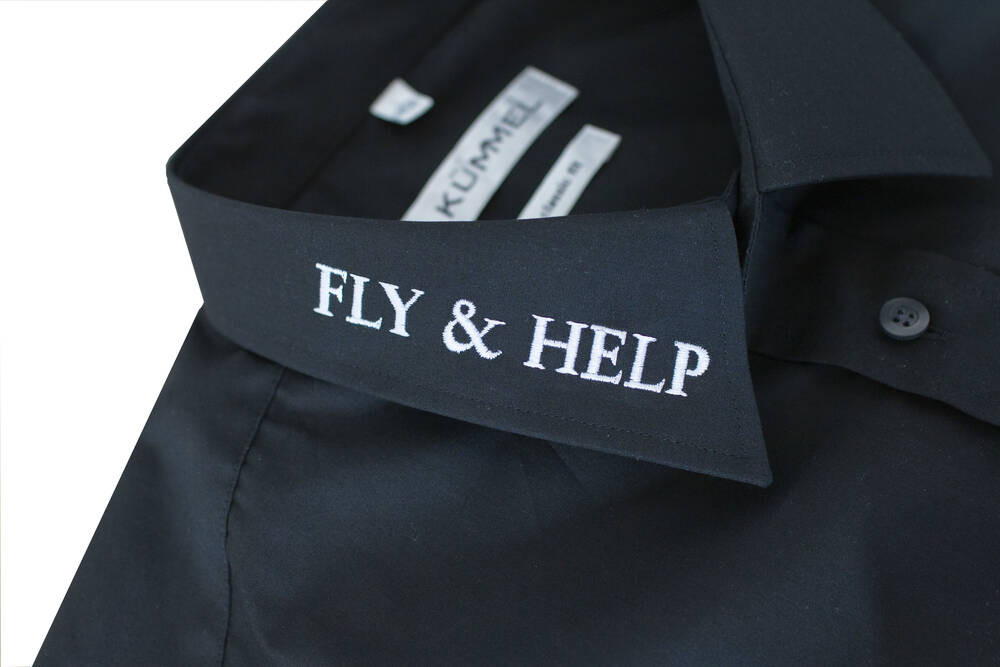 Langärmeliges Hemd in schwarz mit Aufdruck "FLY & HELP"